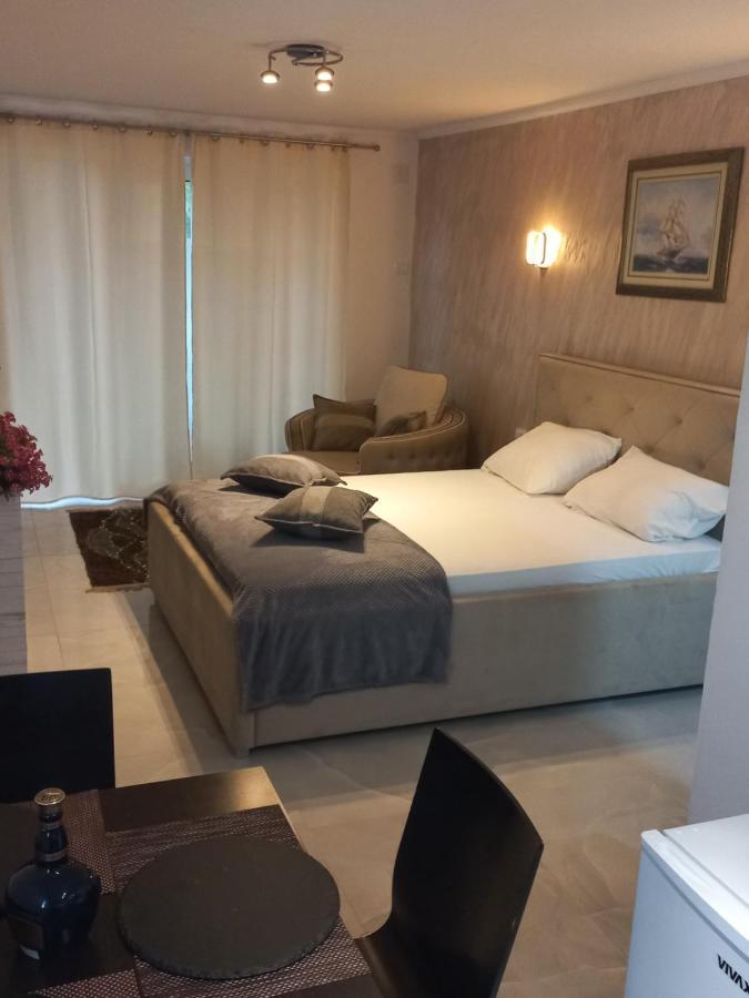 Apartments Stankovic & Boat Tours Вирпазар Экстерьер фото