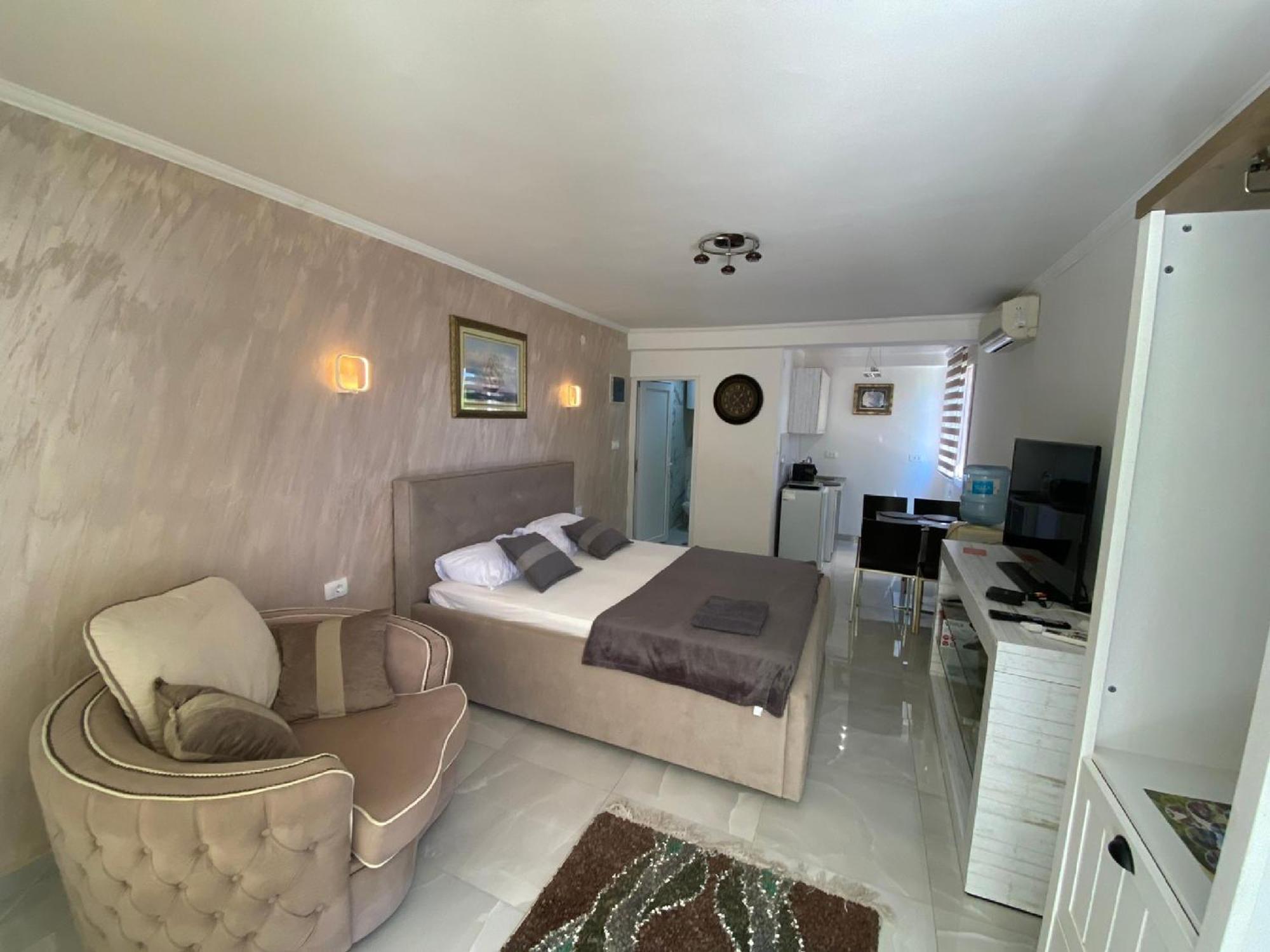 Apartments Stankovic & Boat Tours Вирпазар Экстерьер фото